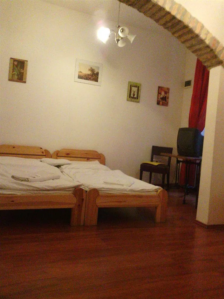 *** فندق Galilei Inn بودابست المجر